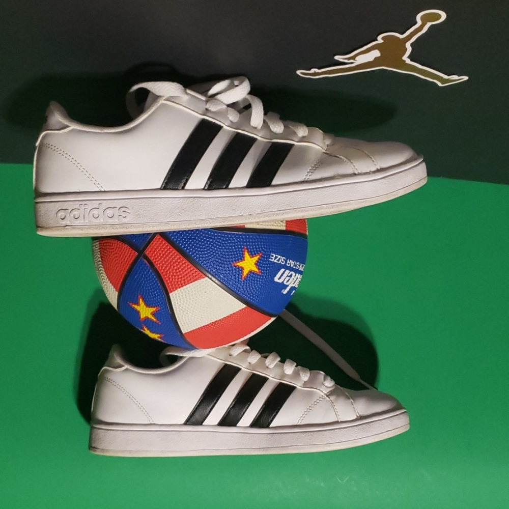 Shoes - Picture 5 of 7